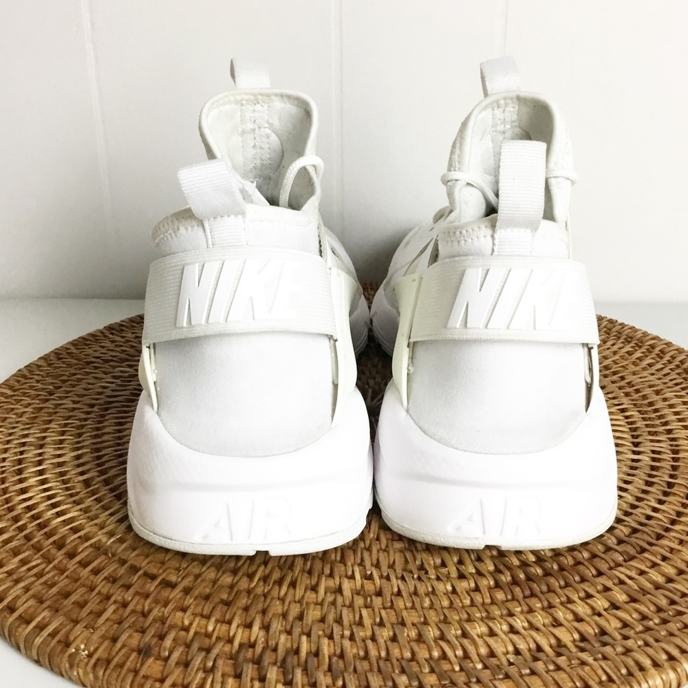 Nike Air Huarache Triple White Gum Bottom DR9883-100 Men's Shoes Size 11 Men’s - Picture 8 of 11